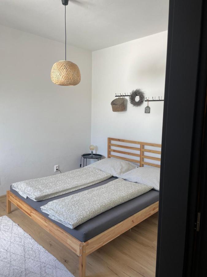Apartment Dubnica Prejta 3 Dubnica nad Vahom Bagian luar foto